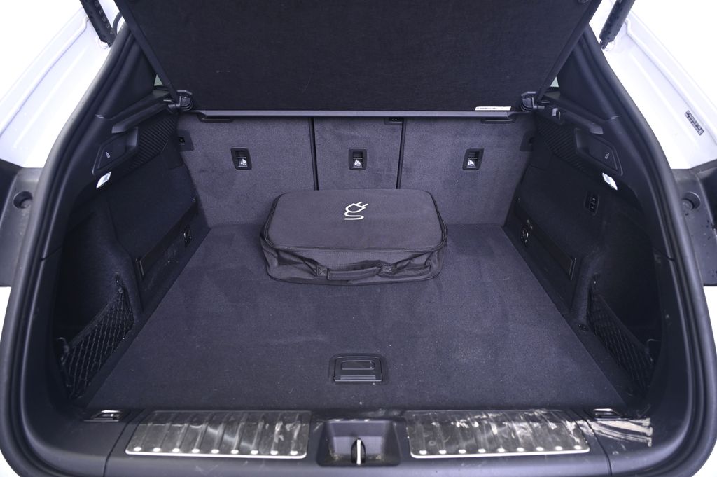 Thumbnail: 2024 Porsche Macan - 19