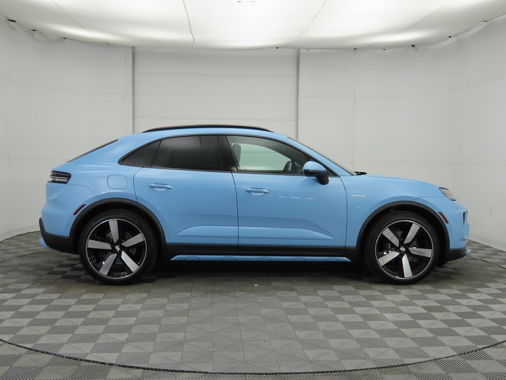 Thumbnail: 2025 Porsche Macan - 8