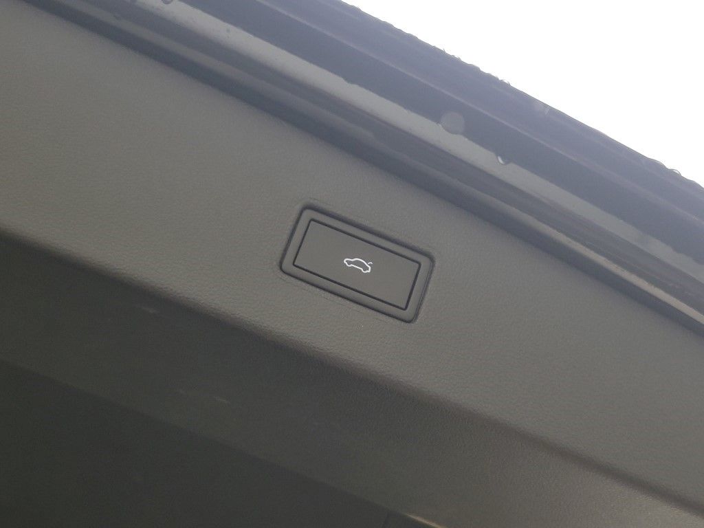 Thumbnail: 2024 Volkswagen Tiguan - 10