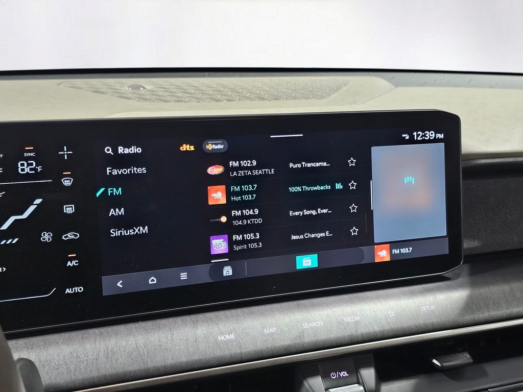 Used 2024 Gray Kia Wind image 26