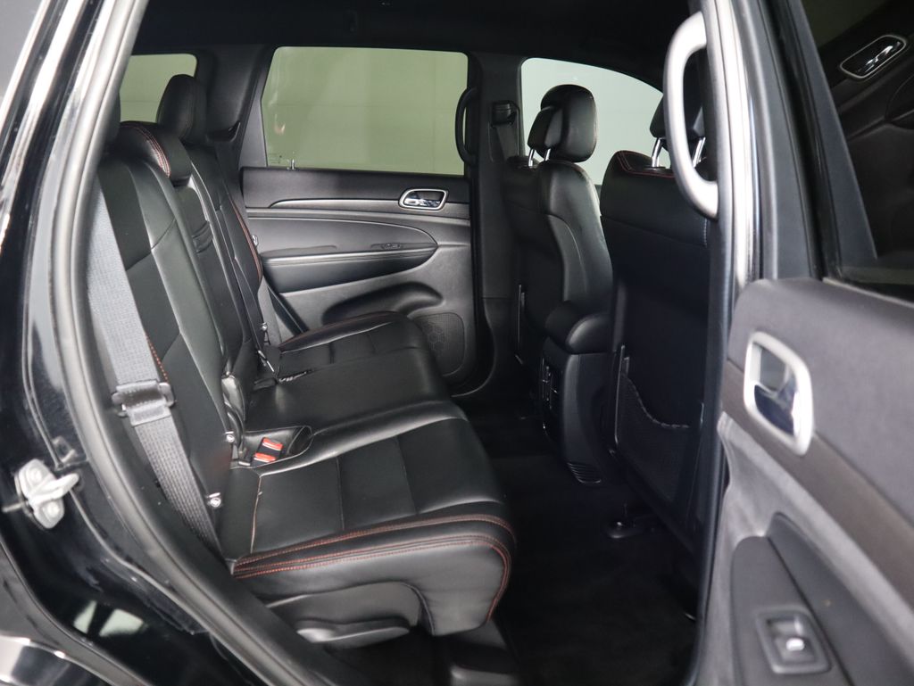 Thumbnail: 2018 Jeep Grand Cherokee - 23