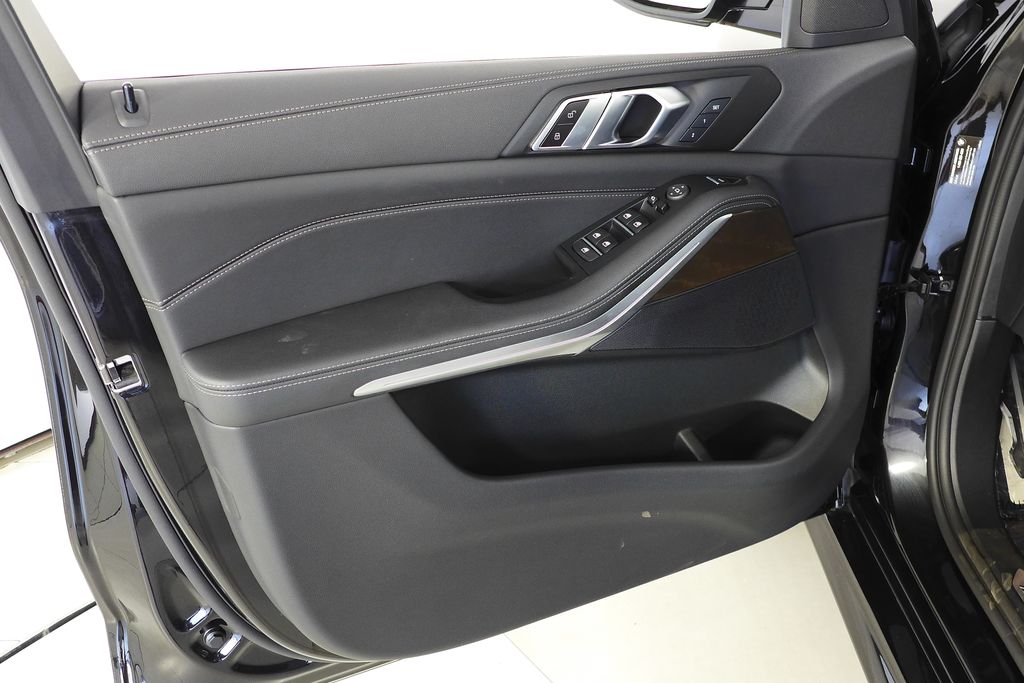 Thumbnail: 2023 BMW X5 - 11