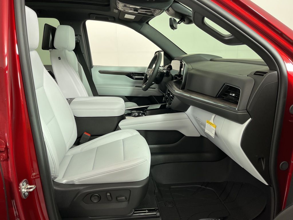 2025 Chevrolet Suburban Premier 9