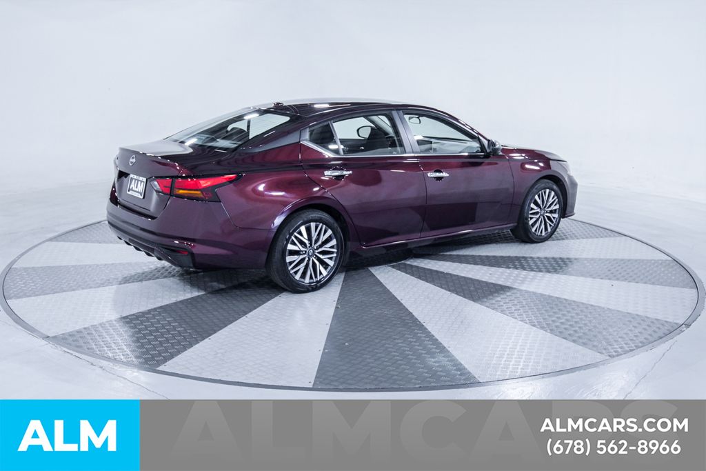 Used 2025 Red Nissan 2.5 SV image 10