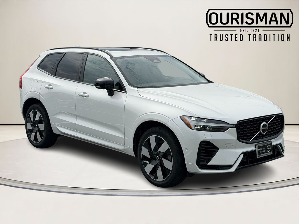  2024 Volvo XC60 Recharge T8 Plus Dark Theme eAWD   
