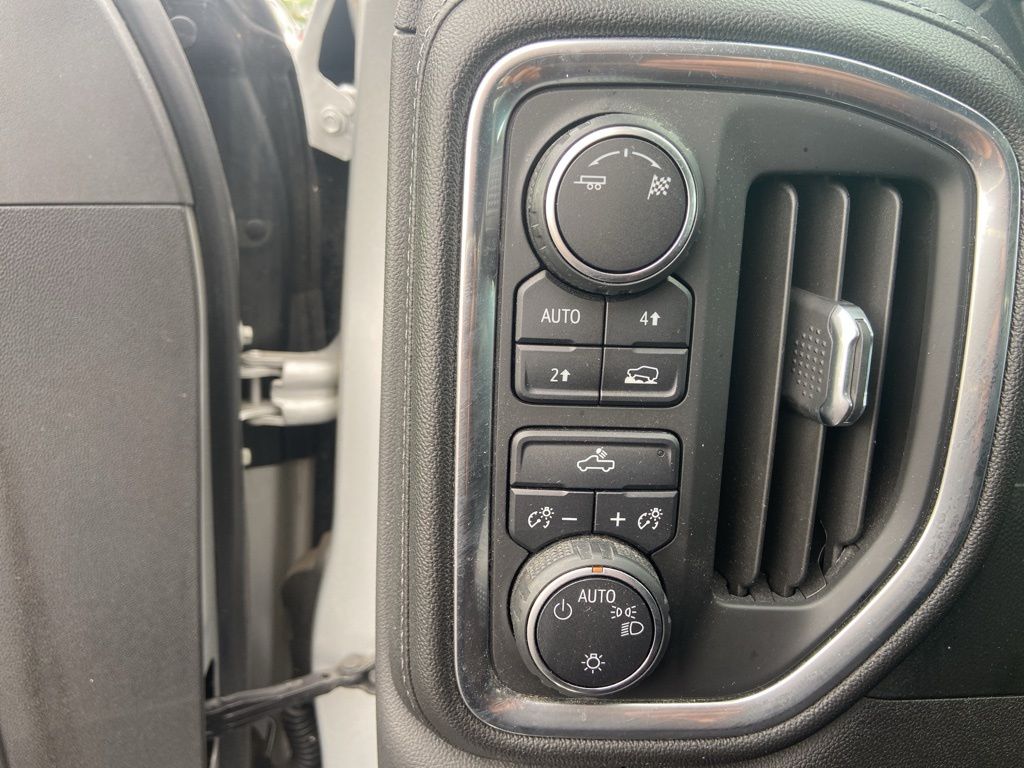 Thumbnail: 2019 Chevrolet Silverado 1500 - 16