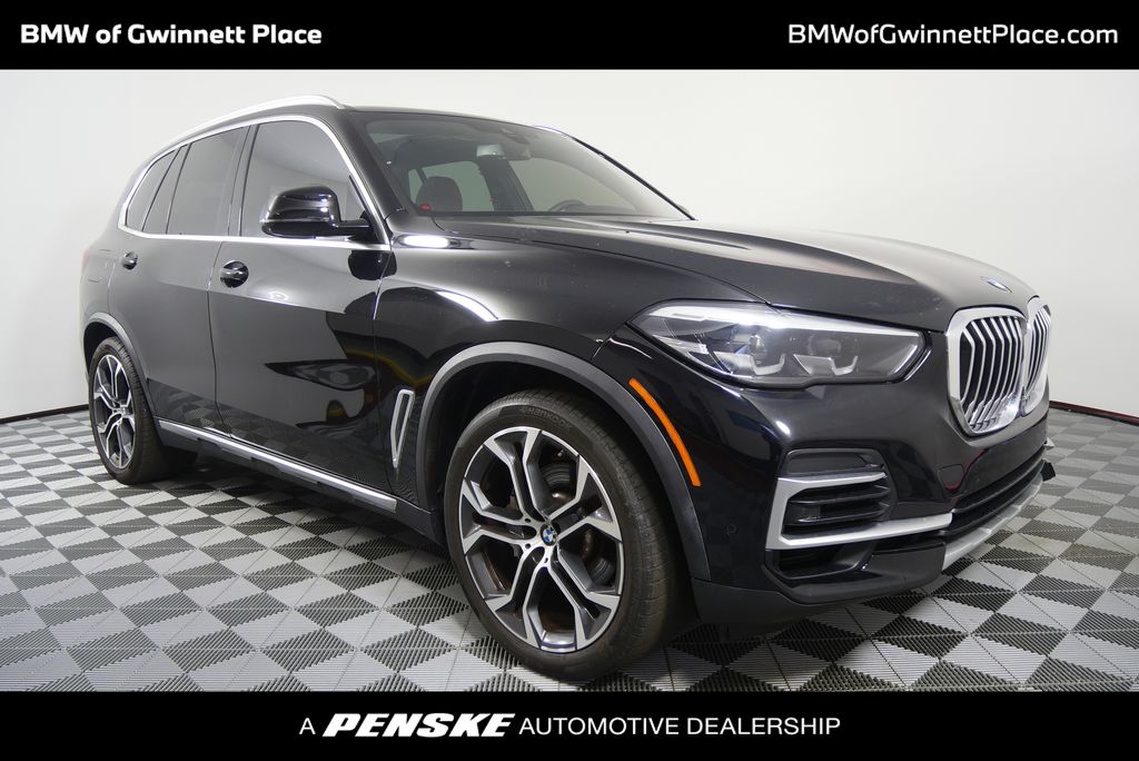 2022 BMW X5 sDrive40i Hero Image