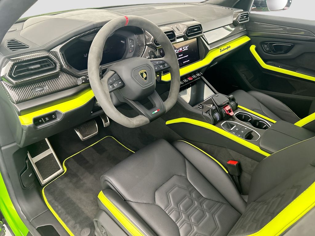 Thumbnail: 2025 Lamborghini Urus - 9