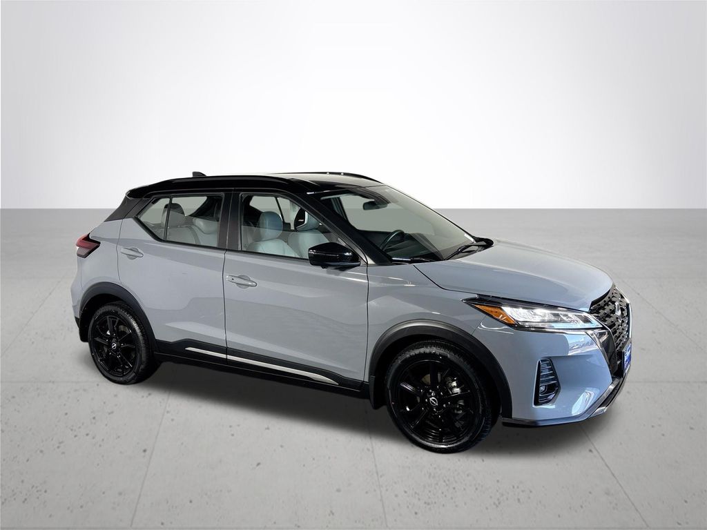 2023 Nissan Kicks SR