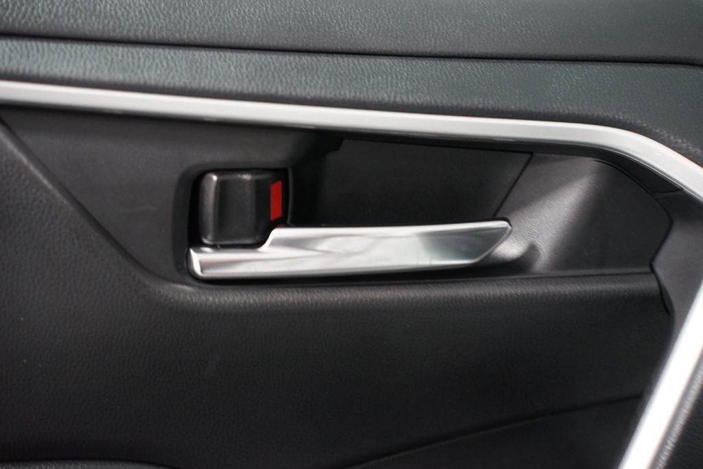 Thumbnail: 2024 Toyota RAV4 - 32