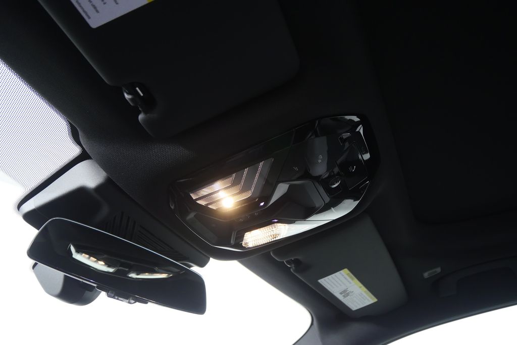 Thumbnail: 2026 BMW i5 - 19