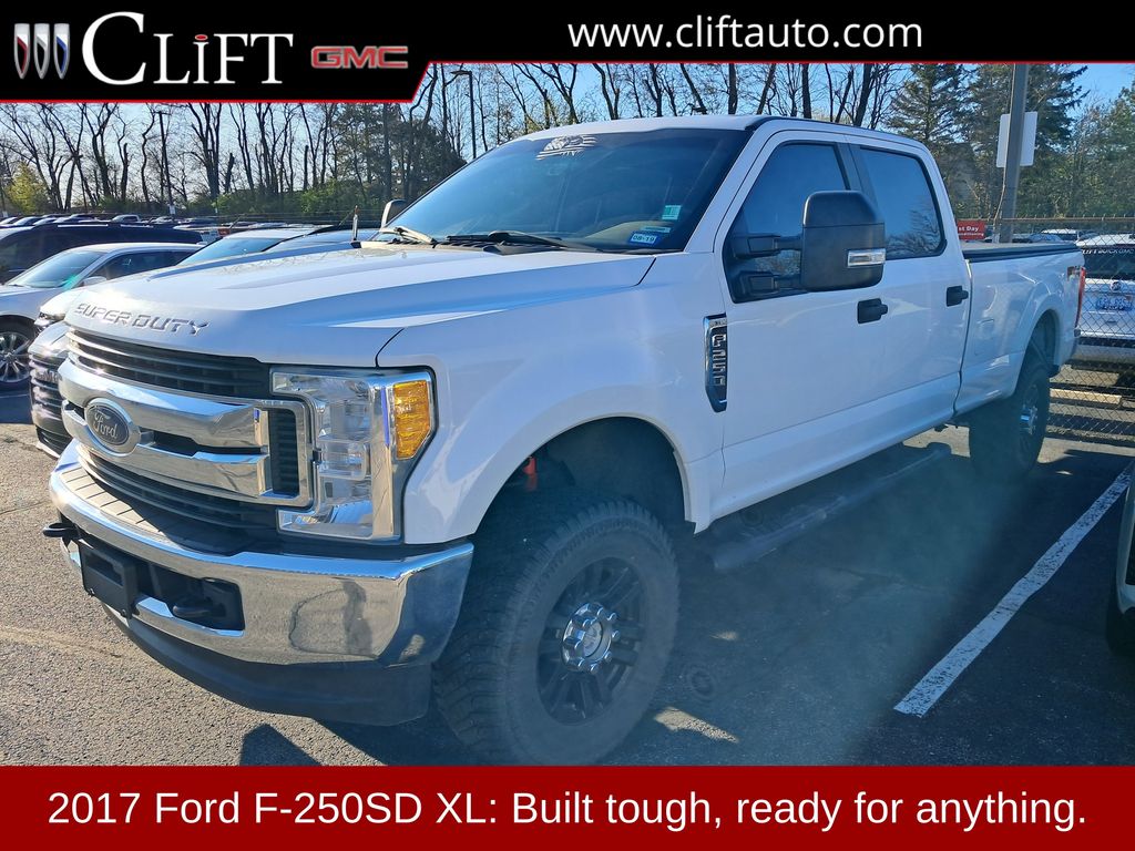 Oxford White 2017 Ford F-250 Super Duty XL Crew Cab 4WD Pickup Truck Four-Wheel Drive 6-Speed Automatic