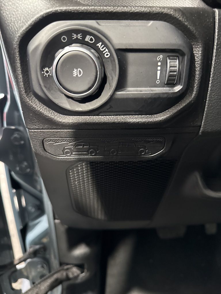 Thumbnail: 2024 Jeep Wrangler - 31