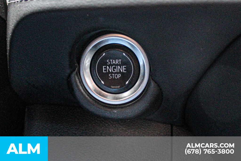 Used 2025 White Chevrolet LT image 29