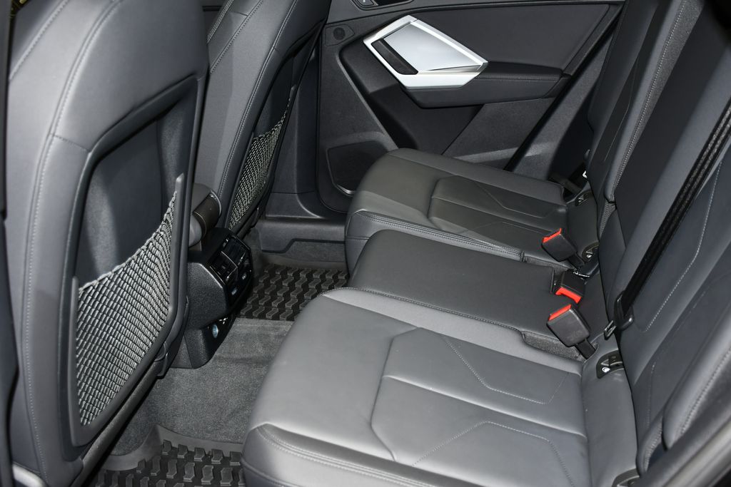 Thumbnail: 2023 Audi Q3 - 22