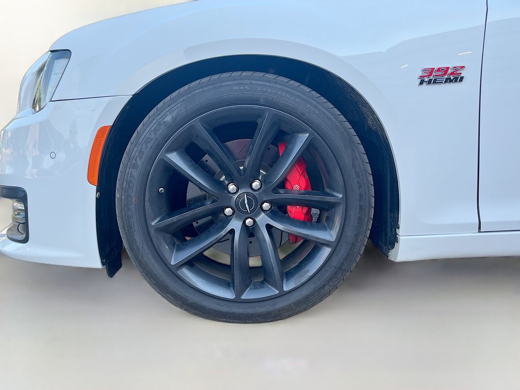 Used 2023 White Chrysler C image 33