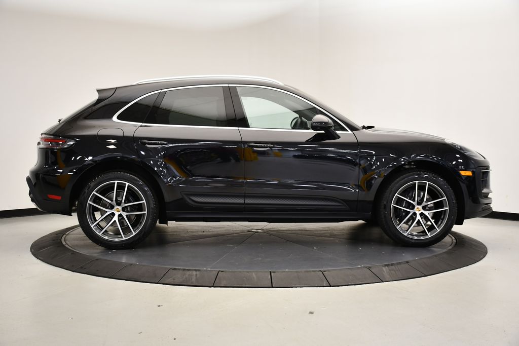 Thumbnail: 2025 Porsche Macan - 8