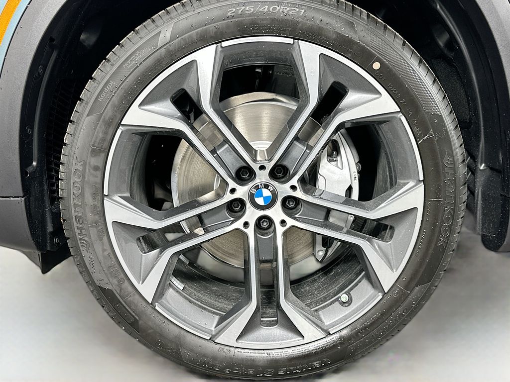 Thumbnail: 2026 BMW X5 - 23