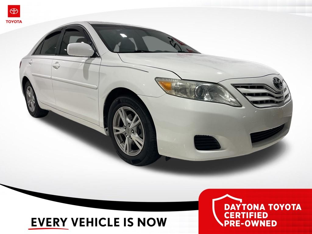 2010 Toyota Camry LE - Photo 1