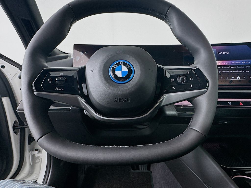 2025 BMW i5 eDrive40 10