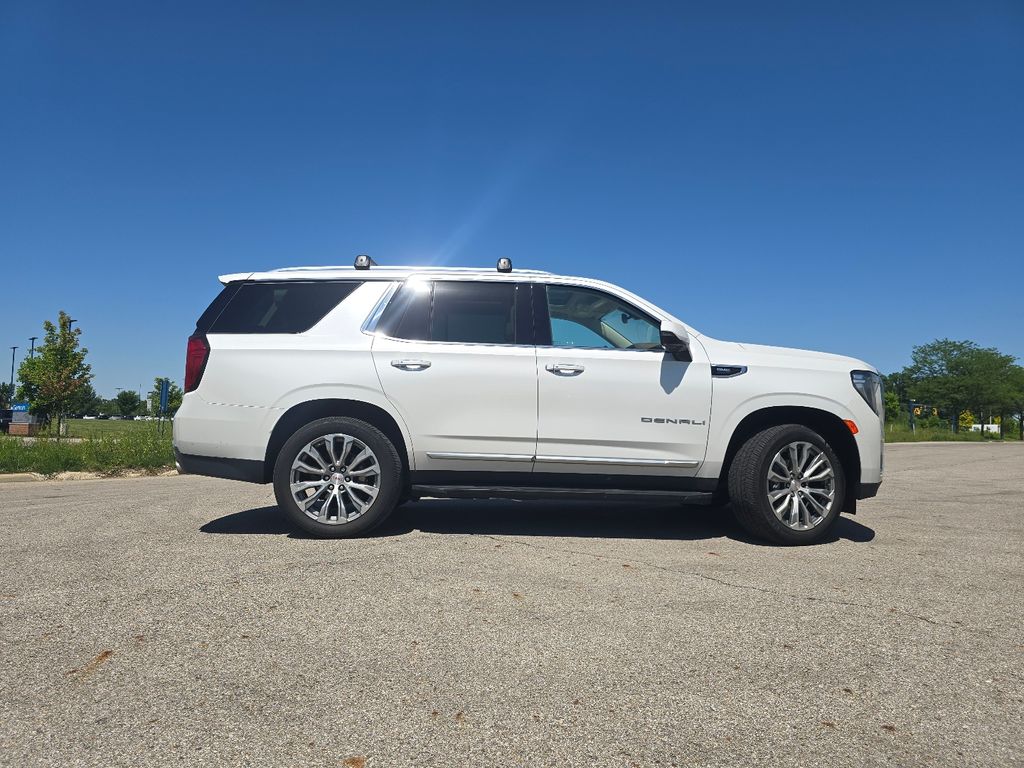 Used 2022 White GMC Denali image 17