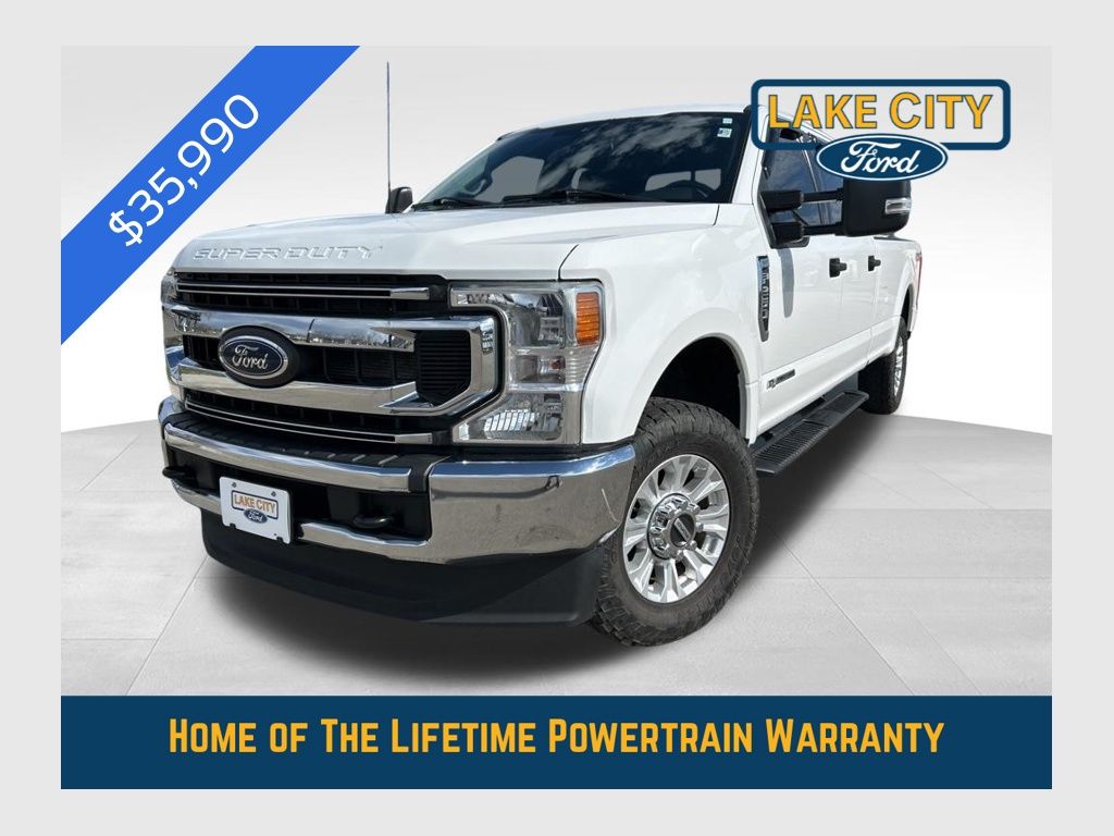 Oxford White 2022 Ford F-250 Super Duty XLT Crew Cab 4WD Pickup Truck Four-Wheel Drive Automatic