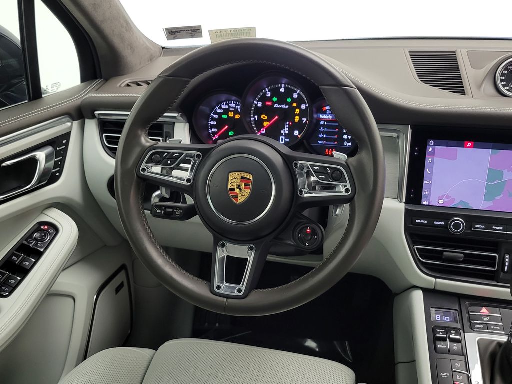 Thumbnail: 2021 Porsche Macan - 19