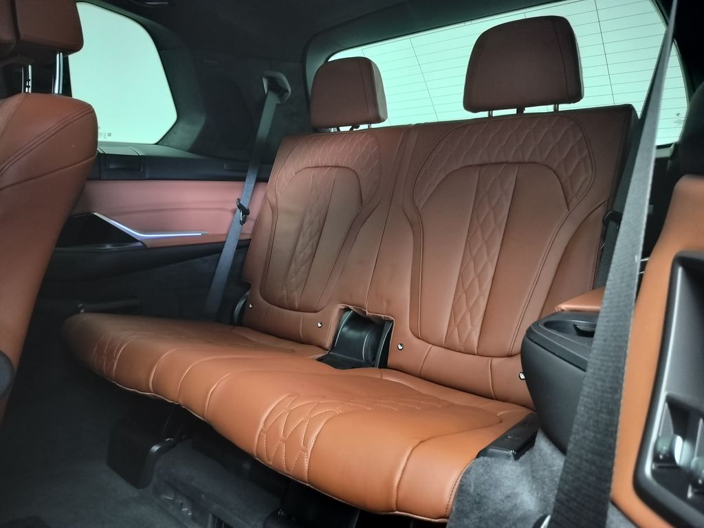 Thumbnail: 2026 BMW X7 - 23