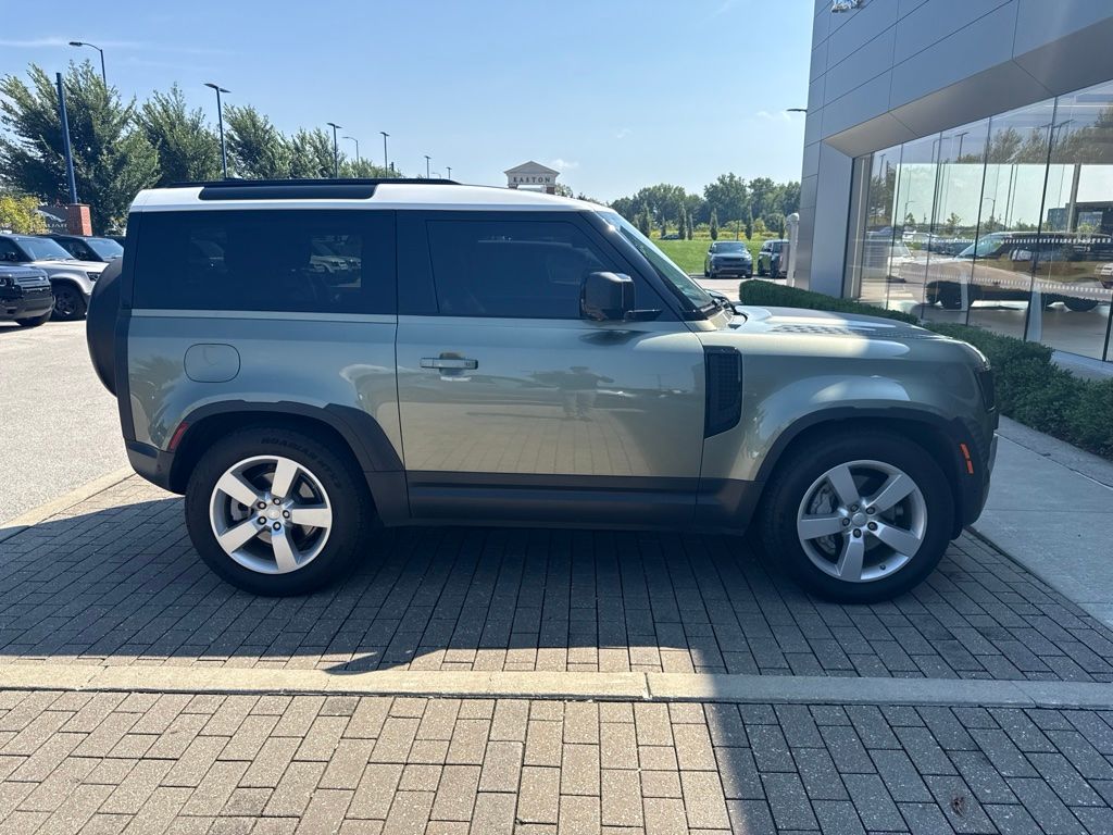 Used 2021 Green Land Rover First Edition image 4