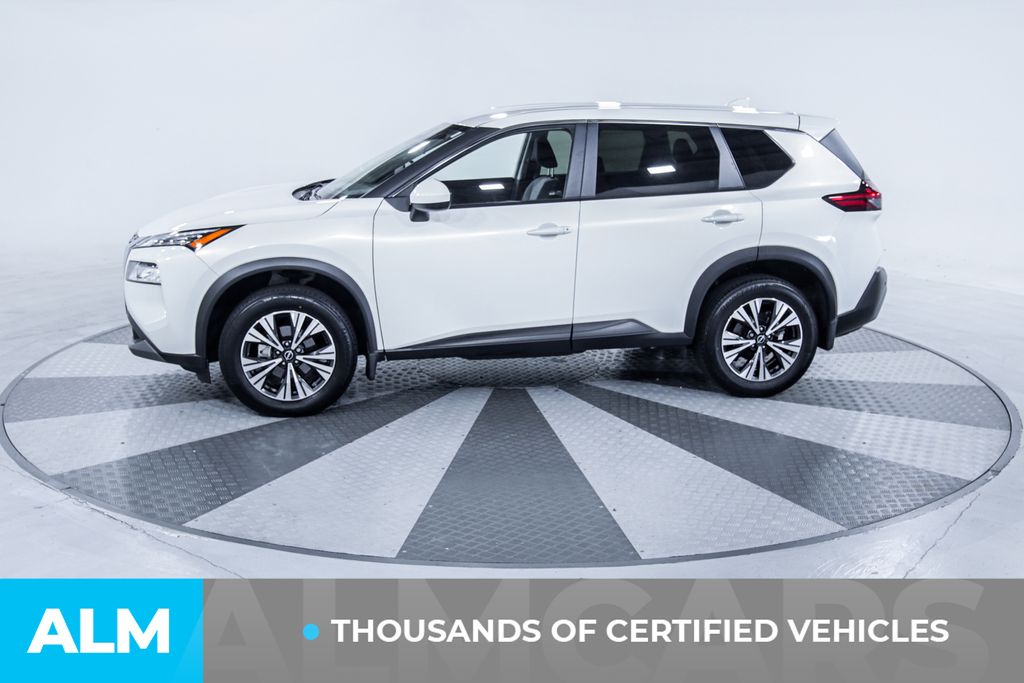Used 2023 White Nissan SV image 4