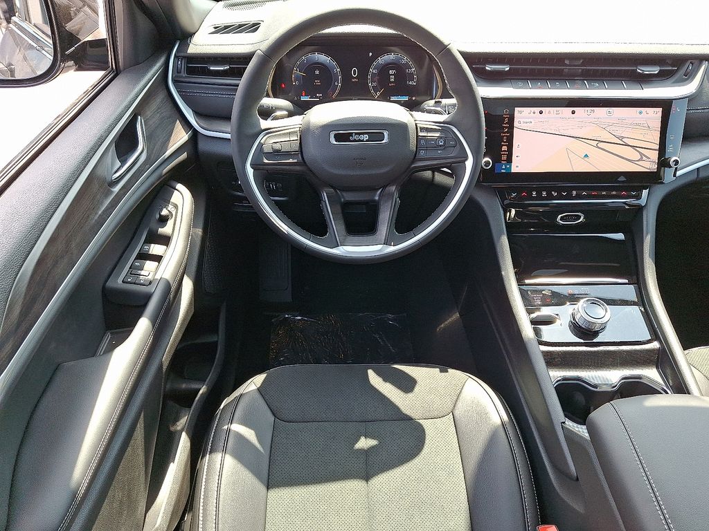 2026 Jeep Grand Cherokee L — photo 8