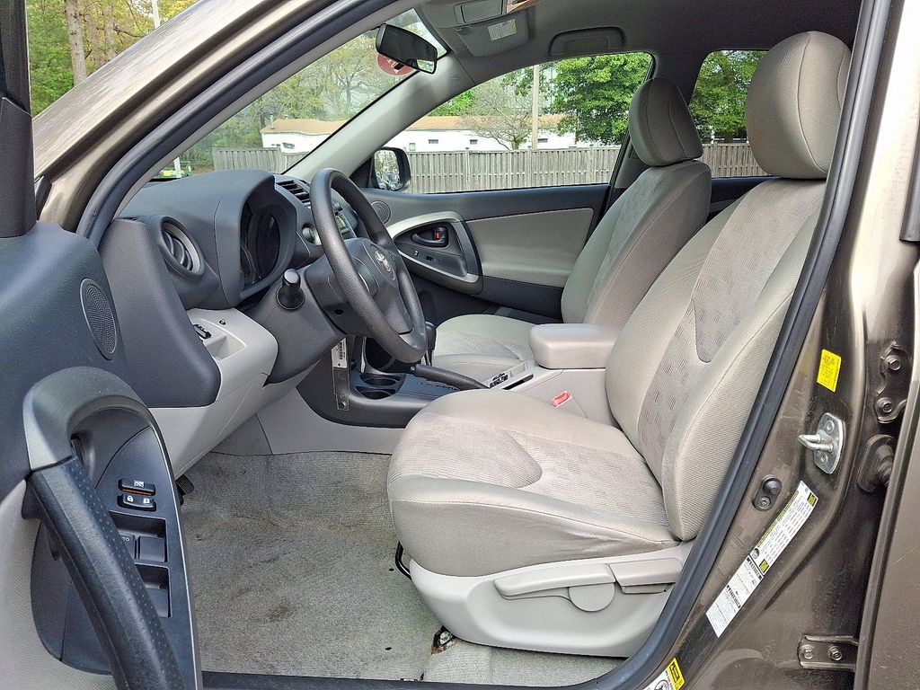 2010 Toyota RAV4 Base 13