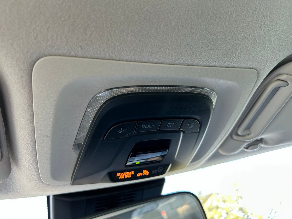 Thumbnail: 2025 Toyota Corolla - 27