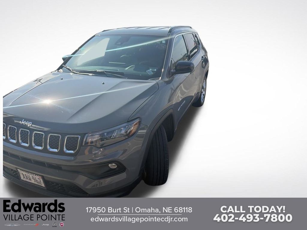 Sting-Gray Clearcoat 2023 Jeep Compass Latitude Lux 4WD SUV / Crossover Four-Wheel Drive 8-Speed Automatic