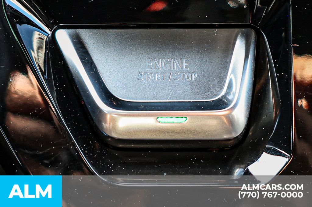 Used 2022 White GMC AT4 image 40