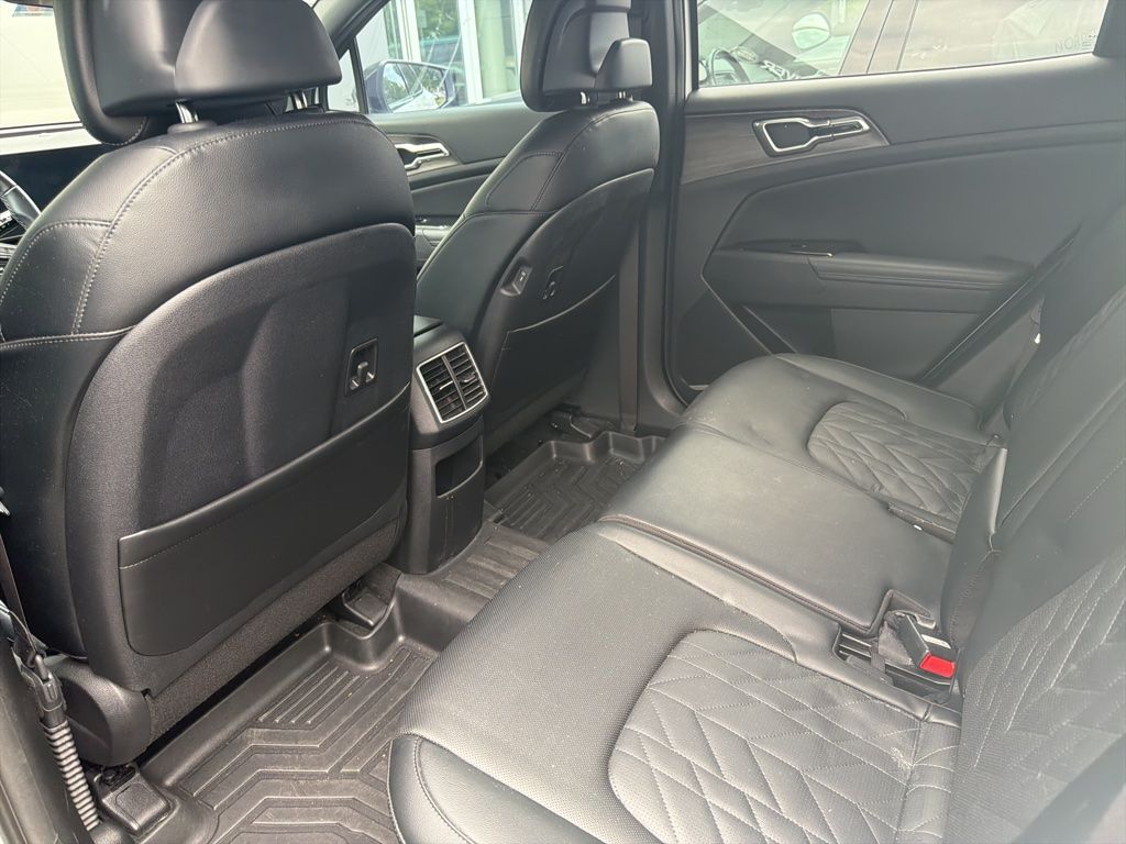 Used 2023 White Kia X-Line image 15