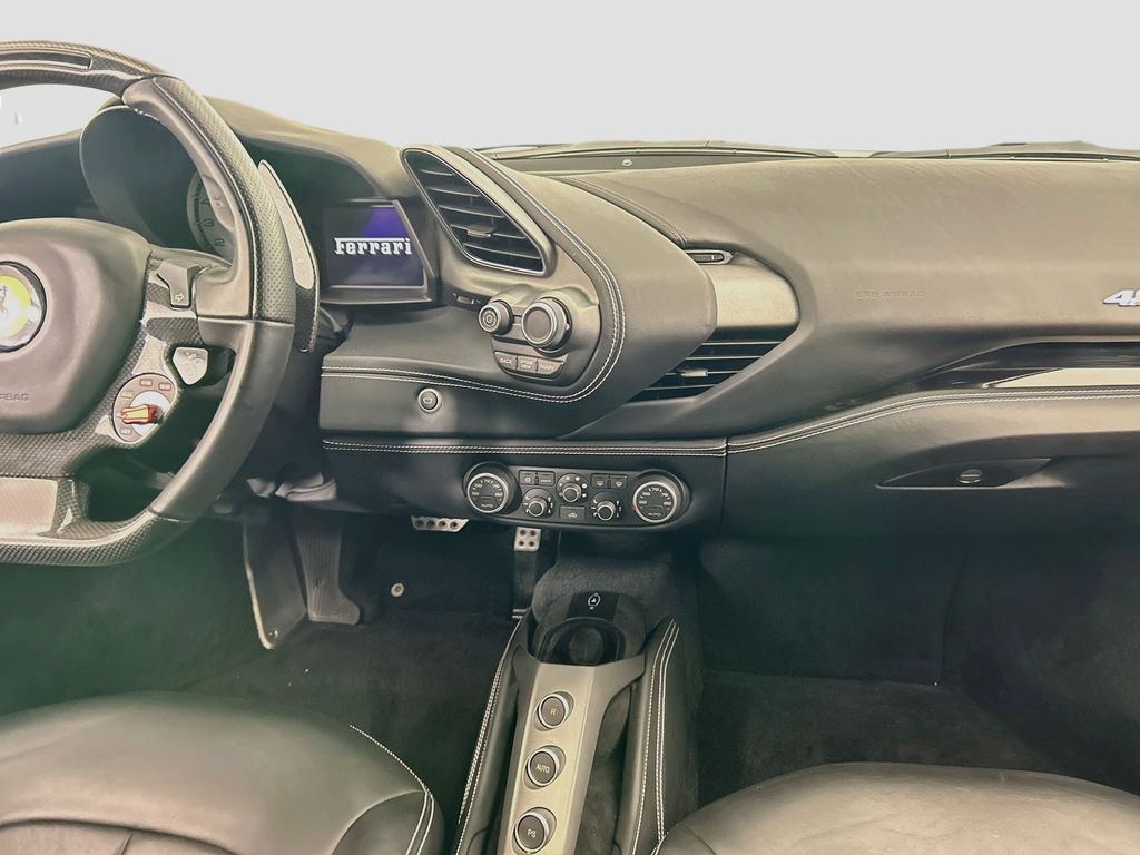 Used 2018 Bianco Avus Ferrari  image 13