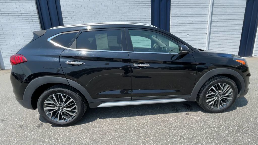 Used 2021 Black Noir Pearl Hyundai Limited image 9