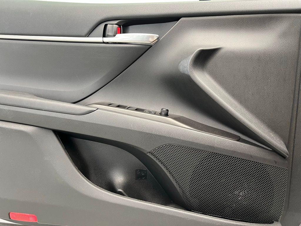 Thumbnail: 2023 Toyota Camry - 20