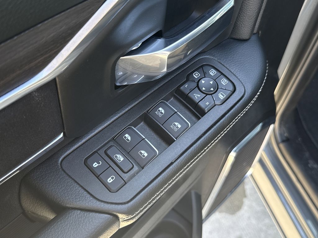 2026 Ram 2500 Laramie - 10