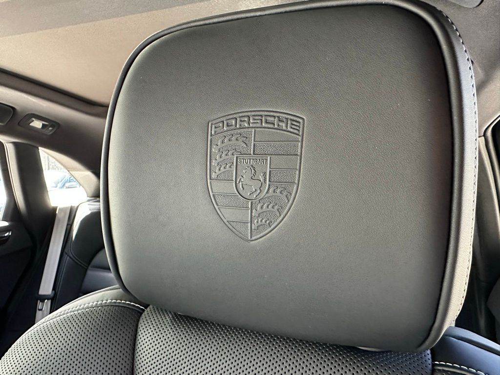 Thumbnail: 2025 Porsche Macan - 18