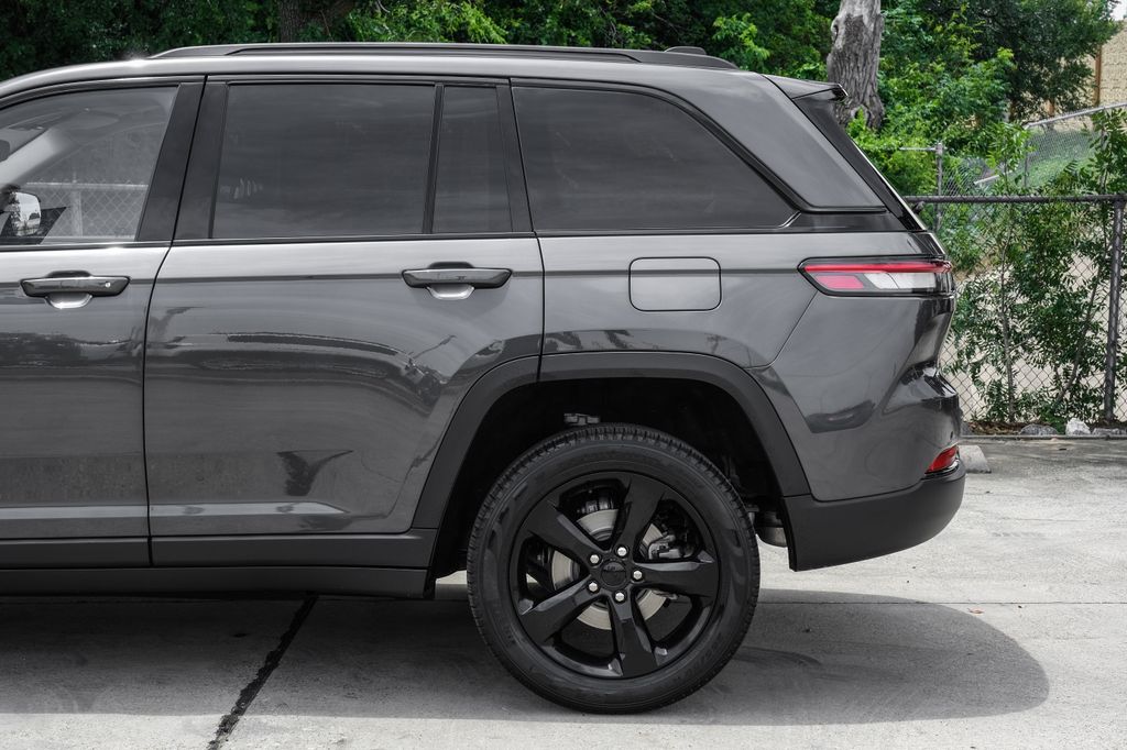 used 2023 Jeep Grand Cherokee car, priced at $31,400