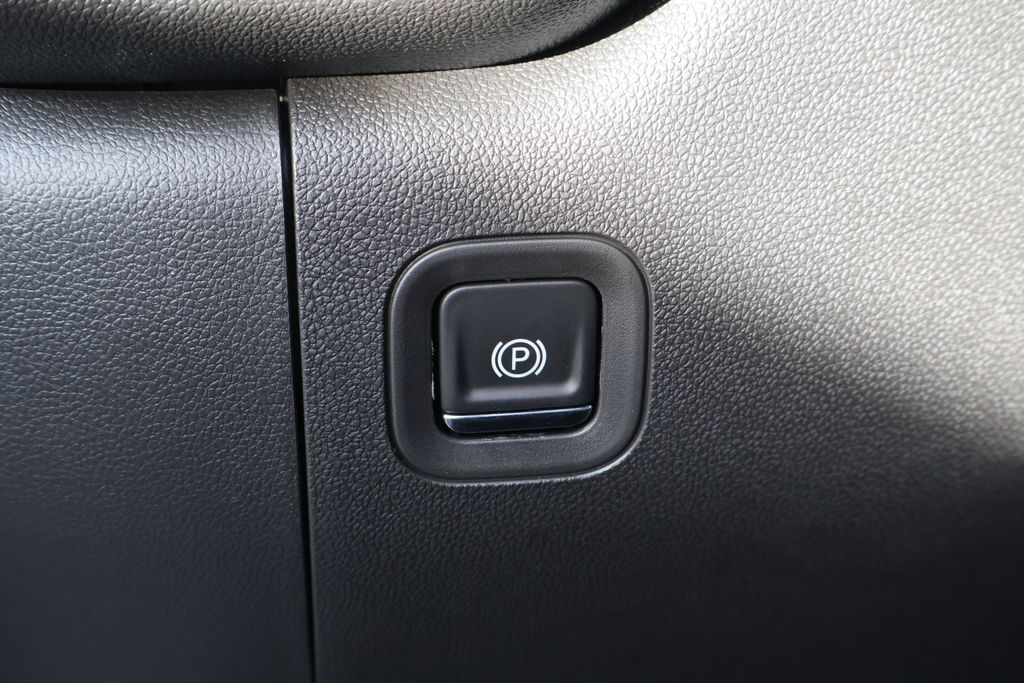 Thumbnail: 2026 Chevrolet Silverado 1500 - 19