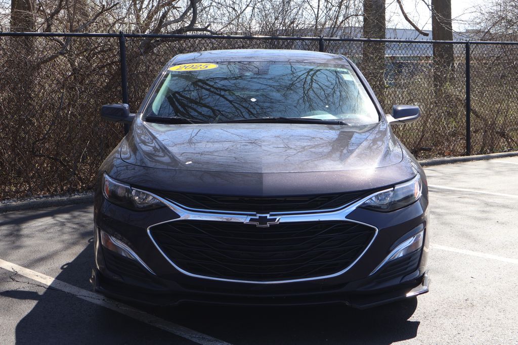 Thumbnail: 2025 Chevrolet Malibu - 2