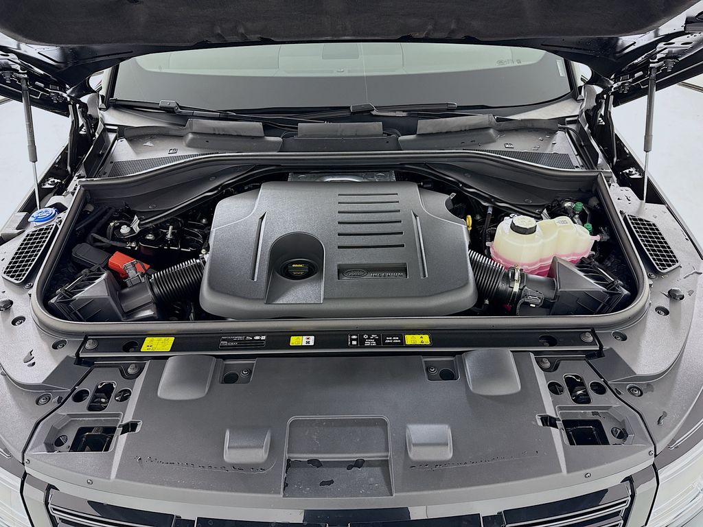 Thumbnail: 2026 Land Rover Range Rover Sport - 31
