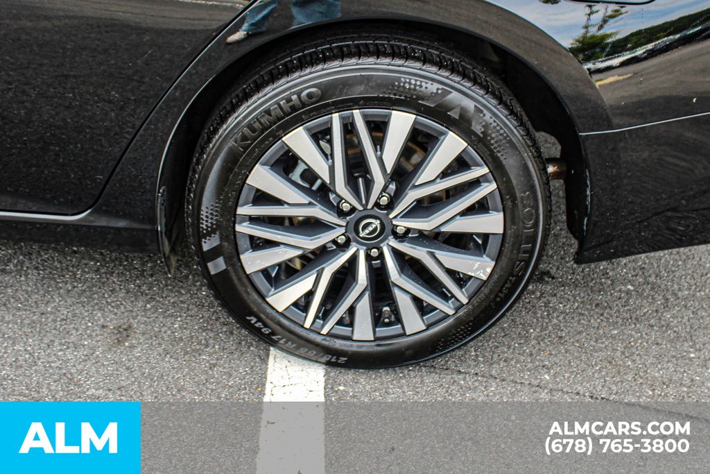 Used 2025 Black Nissan 2.5 SV image 15