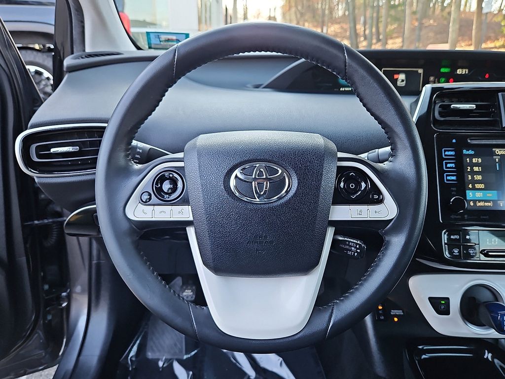 Thumbnail: 2018 Toyota Prius Prime - 21