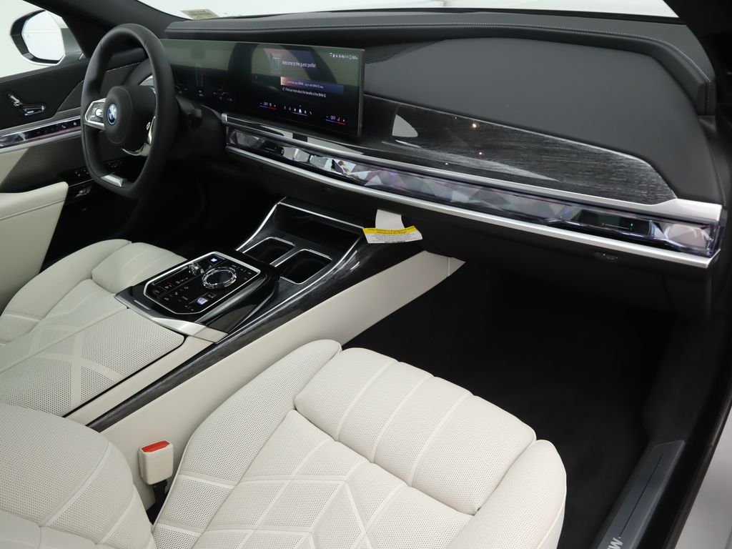 Thumbnail: 2026 BMW i7 - 18