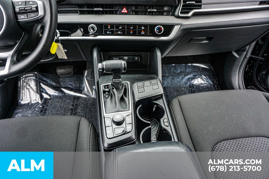Used 2025 Black Kia LX image 39