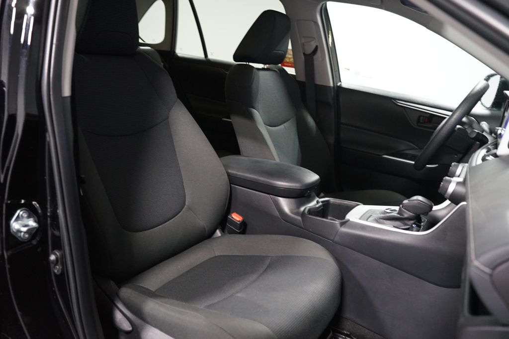 Thumbnail: 2025 Toyota RAV4 - 27